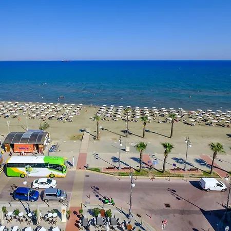 Lazuli Sea View Beachfront Ap 21 Larnaca