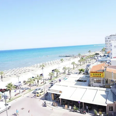 Lazuli Sea View Beachfront Ap 21 Apartment
