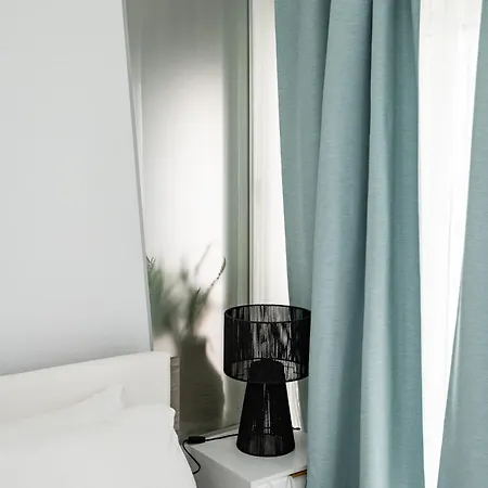 Lazuli Sea View Beachfront Ap 21 Apartment *