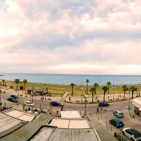 Lazuli Sea View Beachfront Ap 21 * 拉纳卡