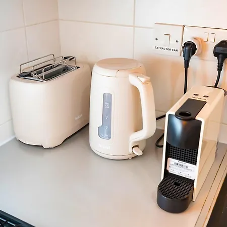 Lazuli Sea View Beachfront Ap 21 公寓