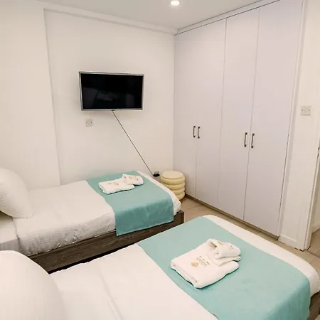 Lazuli Sea View Beachfront Ap 21