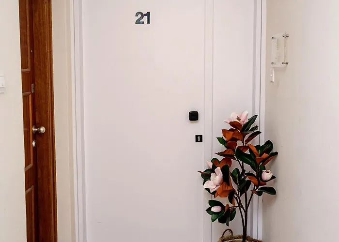 Lazuli Sea View Beachfront Ap 21 * Larnaca