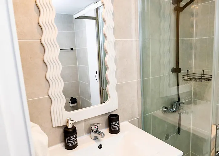 Lazuli Sea View Beachfront Ap 21 Larnaca