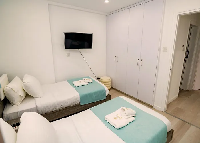 Lazuli Sea View Beachfront Ap 21